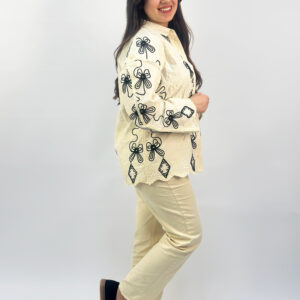 Chemise Brodée Crème Élégance Florale