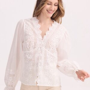 Blouse blanche en broderie