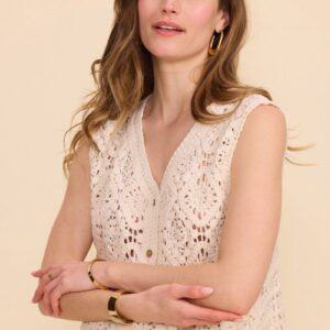 Gilet en crochet écru – Détails sequins & motif floral