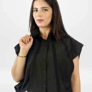 Chemise Femme Brodée Manches Courtes – Détails Dentelle Verticale