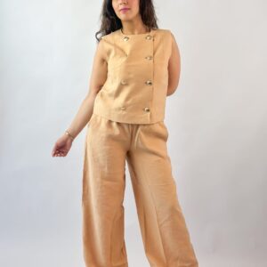 Ensemble sans manches croisé à boutons dorés
