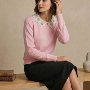 Pull Col Dentelle – Douceur Élégante