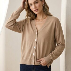 Cardigan Maille Fine – Élégance Intemporelle