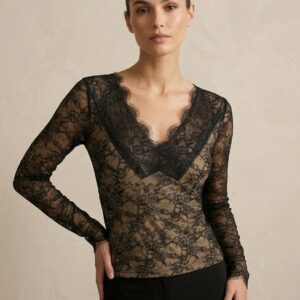 Top Dentelle Transparente – Élégance Sensuelle